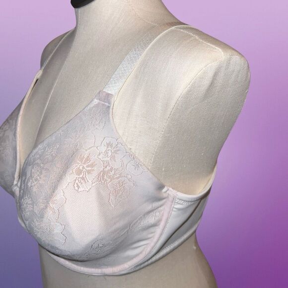 Plus Size Vanity Fair White Lace Bra Size 44D - Picture 2 of 4